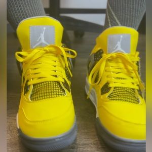 Jordan Retro 4’s Lightning